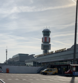 Rotterdam havalimaninda rötar yasadiysaniz okuyun